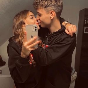 Meet your Posher, Riley